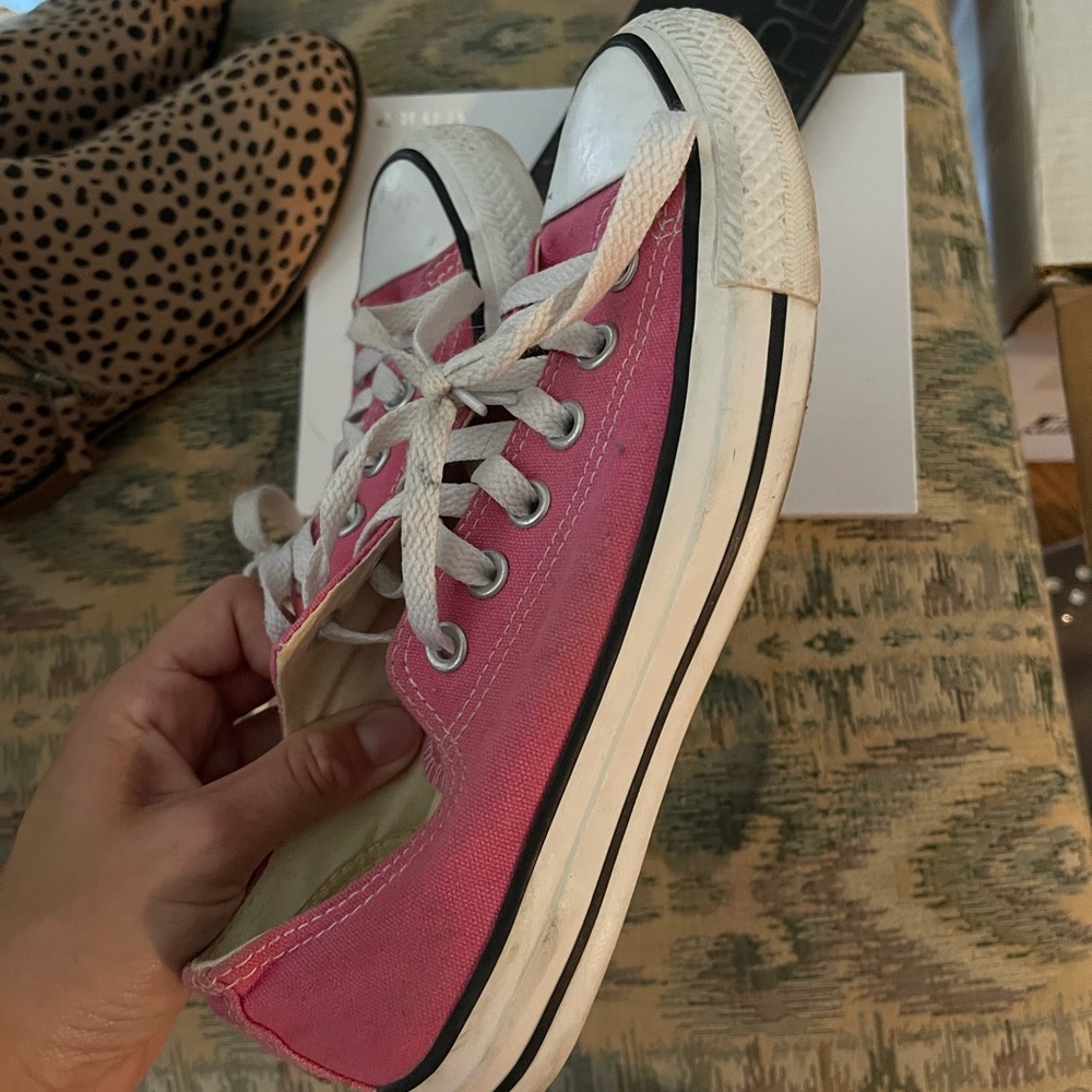 Pink converse - Picture 3 of 4